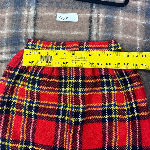 VINTAGE RED PLAID MINI SKIRT WAIST 11.5’’ LENGTH 17’’ - Picture 6 of 13